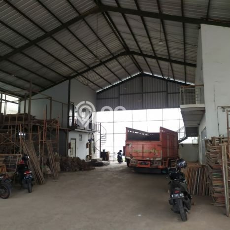 Gudang di Terusan Buah Batu, Luas 600m², Jalan Utama, Lokasi Strategis Gudang di Terusan Buah Batu, Luas 600m², Jalan Utama, Lokasi Strategis