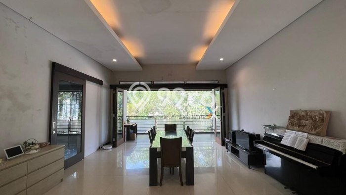 For Sale! Luxury House LT 586m2 Desain Elegan di Dieng For Sale! Luxury House LT 586m2 Desain Elegan di Dieng