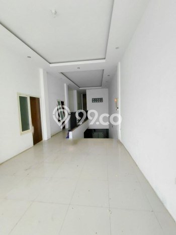 Area Ramai! Komersial Dijual di Pakis untuk Bisnis Luas Bangunan 1850m2 Area Ramai! Komersial Dijual di Pakis untuk Bisnis Luas Bangunan 1850m2