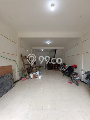 Ruko Dijual di Klojen LT 114m2, LB 300m2 Solusi Investasi Cerdas Ruko Dijual di Klojen LT 114m2, LB 300m2 Solusi Investasi Cerdas