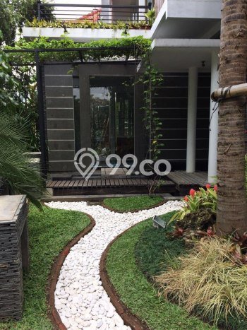 Rumah Mewah LB 625m2 Siap Huni Desain Elegan di Soekarno Hatta, Malang Rumah Mewah LB 625m2 Siap Huni Desain Elegan di Soekarno Hatta, Malang