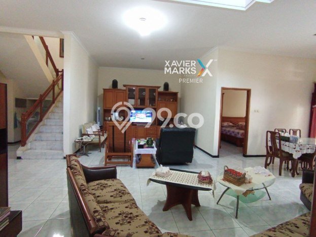 For Sale! Luxury House LT 350m2 Desain Elegan di Soekarno Hatta For Sale! Luxury House LT 350m2 Desain Elegan di Soekarno Hatta