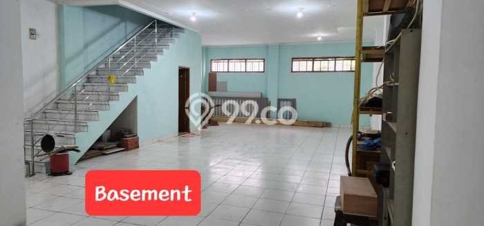 Ruko Dijual di Bandung LT 214m2 & LB 650m2 Lokasi Terbaik! Ruko Dijual di Bandung LT 214m2 & LB 650m2 Lokasi Terbaik!