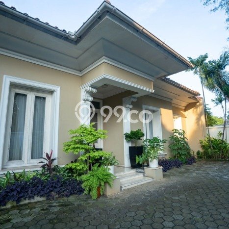 Ready to Use! Luxury House LT 700m2 Desain Modern di Kemang Ready to Use! Luxury House LT 700m2 Desain Modern di Kemang
