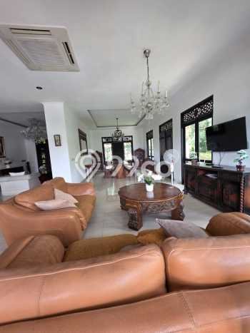 Ready to Use! Luxury House LT 1061m2 Desain Modern di Sentul City Ready to Use! Luxury House LT 1061m2 Desain Modern di Sentul City