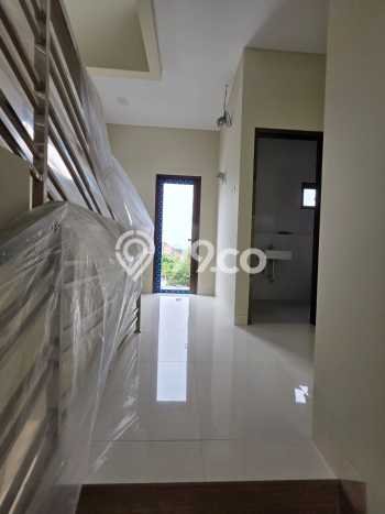 Jual Rumah Luas Elegan Dengan View Eksklusif di Sentul City, Bogor Jual Rumah Luas Elegan Dengan View Eksklusif di Sentul City, Bogor