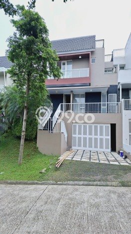 Rumah Elit LB 220m2 Siap Huni Desain Elegan di Sentul City, Bogor Rumah Elit LB 220m2 Siap Huni Desain Elegan di Sentul City, Bogor