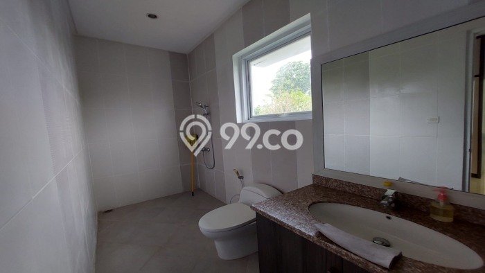 Hunian Elit LB 280m2 Siap Pakai Desain Elegan di Sentul City, Bogor Hunian Elit LB 280m2 Siap Pakai Desain Elegan di Sentul City, Bogor