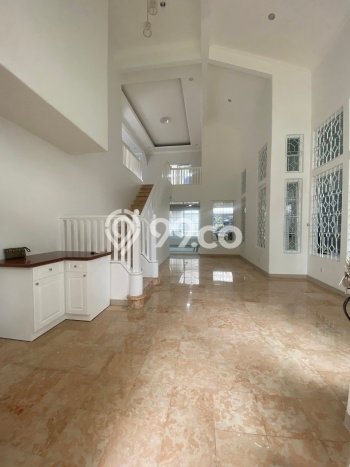 Rumah Mewah LB 250m2 Siap Huni Desain Elegan di Sentul City, Bogor Rumah Mewah LB 250m2 Siap Huni Desain Elegan di Sentul City, Bogor