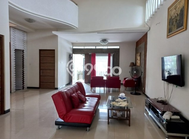 Rumah Elit LB 180m2 Siap Pakai Desain Elegan di Sentul City, Bogor Rumah Elit LB 180m2 Siap Pakai Desain Elegan di Sentul City, Bogor