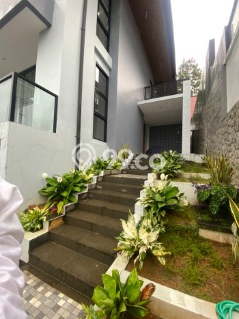 Ready to Use! Premium House LT 300m2 Desain Elegan di Sentul City Ready to Use! Premium House LT 300m2 Desain Elegan di Sentul City
