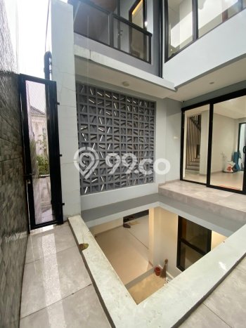 Ready to Use! Premium House LT 300m2 Desain Elegan di Sentul City Ready to Use! Premium House LT 300m2 Desain Elegan di Sentul City