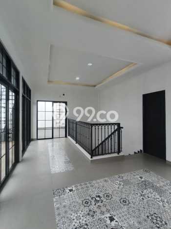 Rumah Mewah LB 800m2 Siap Pakai Desain Elegan di Sentul City, Bogor Rumah Mewah LB 800m2 Siap Pakai Desain Elegan di Sentul City, Bogor