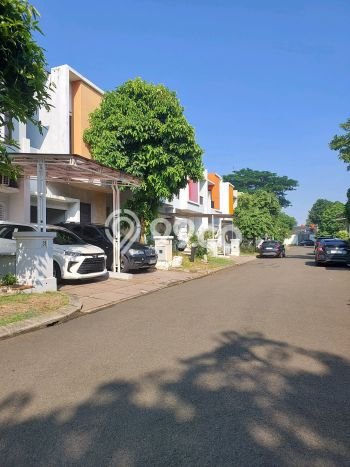 Rumah Luas Asri 8 KT Siap Pakai di Gading Serpong Tangerang Rumah Luas Asri 8 KT Siap Pakai di Gading Serpong Tangerang