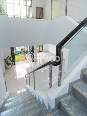 Dijual Rumah Premium dengan Fasilitas Sekitar Lengkap di BSD, Tangerang Selatan Dijual Rumah Premium dengan Fasilitas Sekitar Lengkap di BSD, Tangerang Selatan