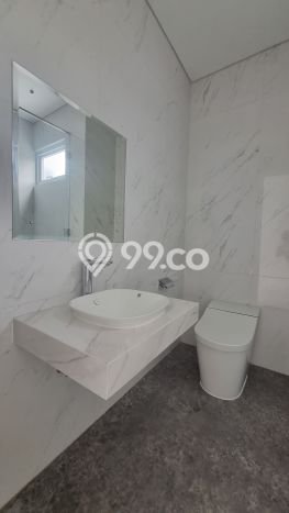 Ready to Use! Premium House LT 196m2 Desain Modern di Gading Serpong Ready to Use! Premium House LT 196m2 Desain Modern di Gading Serpong