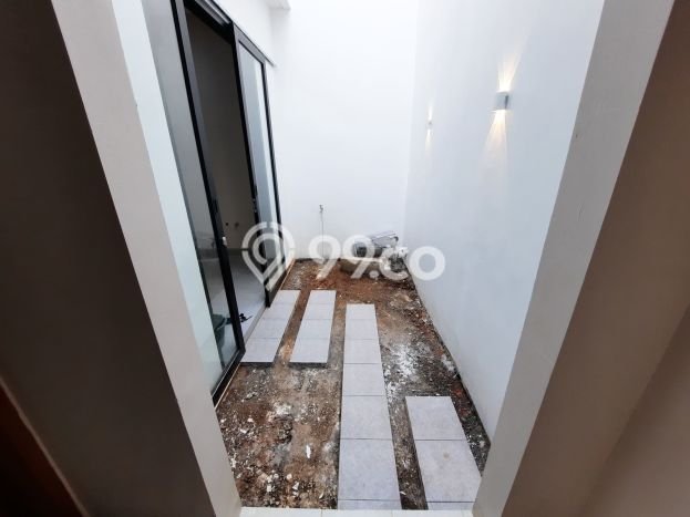 Siap Huni Rumah Minimalis & Modern LB 200m2 di Graha Raya Siap Huni Rumah Minimalis & Modern LB 200m2 di Graha Raya