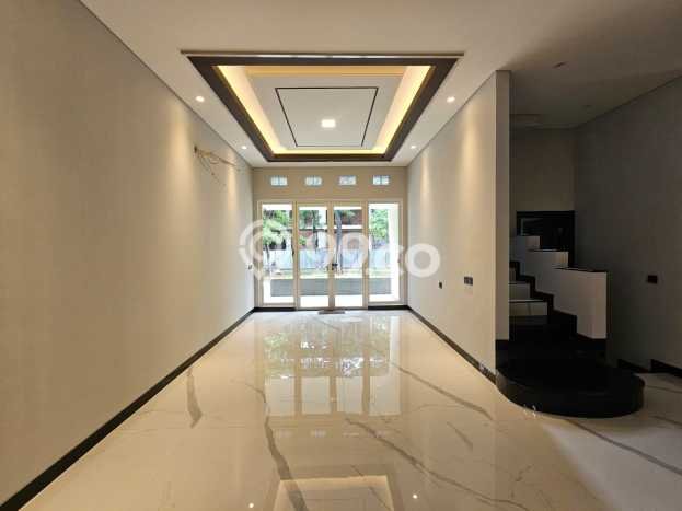 For Sale! Luxury House LT 286m2 Desain Elegan di Summarecon Serpong For Sale! Luxury House LT 286m2 Desain Elegan di Summarecon Serpong