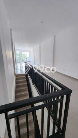 Unit Ruko Dijual di Tangerang Selatan LT 135m2 & LB 152m2 Unit Ruko Dijual di Tangerang Selatan LT 135m2 & LB 152m2