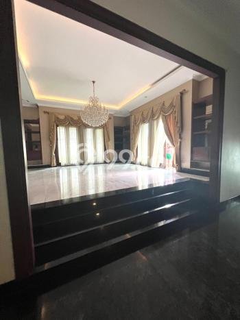 For Sale! Luxury House LT 1760m2 Desain Modern di Sentul City For Sale! Luxury House LT 1760m2 Desain Modern di Sentul City