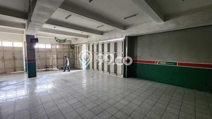 Unit Komersial Dijual di Serpong Tangerang Selatan Luas Tanah 1126m2, Luas Bangunan 1126m2 Unit Komersial Dijual di Serpong Tangerang Selatan Luas Tanah 1126m2, Luas Bangunan 1126m2