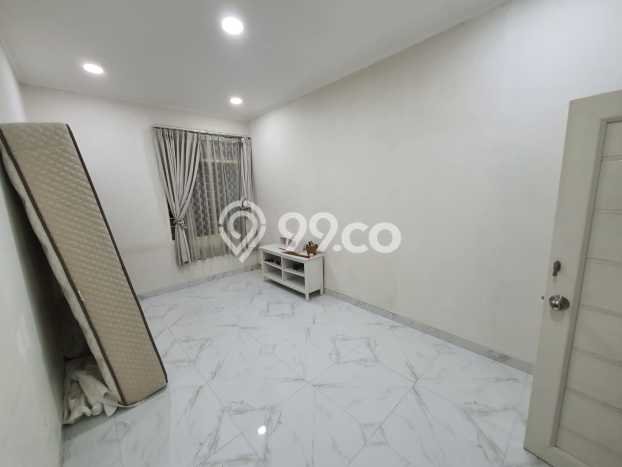 Rumah Luas Asri 3 KT Siap Pakai di Alam Sutera Tangerang Rumah Luas Asri 3 KT Siap Pakai di Alam Sutera Tangerang
