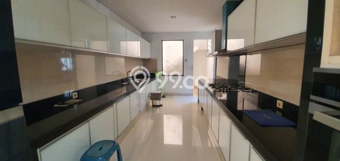 Siap Huni Hunian Elit 5 Kamar di Kelapa Gading Dekat ke Mana Saja Siap Huni Hunian Elit 5 Kamar di Kelapa Gading Dekat ke Mana Saja
