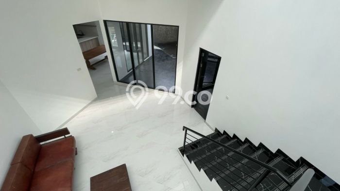 Hunian Mewah LB 595m2 Siap Huni Desain Elegan di Alam Sutera, Tangerang Hunian Mewah LB 595m2 Siap Huni Desain Elegan di Alam Sutera, Tangerang