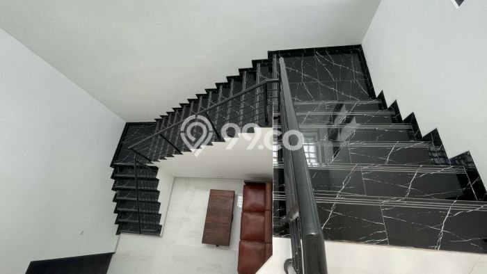 Hunian Mewah LB 595m2 Siap Huni Desain Elegan di Alam Sutera, Tangerang Hunian Mewah LB 595m2 Siap Huni Desain Elegan di Alam Sutera, Tangerang