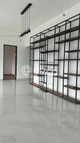 Hunian Mewah LB 595m2 Siap Huni Desain Elegan di Alam Sutera, Tangerang Hunian Mewah LB 595m2 Siap Huni Desain Elegan di Alam Sutera, Tangerang