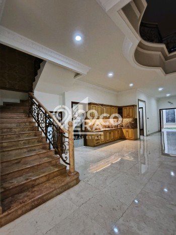 Rumah Mewah Siap Huni LT 268m2 di Pesanggrahan, Jakarta Selatan Rumah Mewah Siap Huni LT 268m2 di Pesanggrahan, Jakarta Selatan