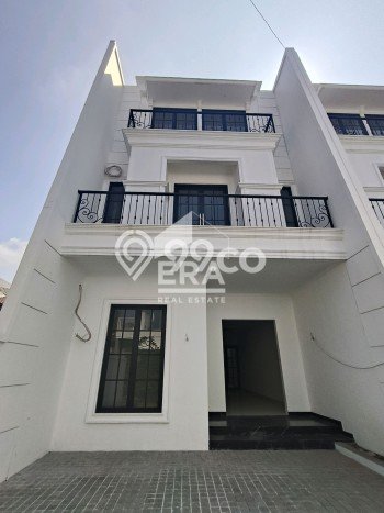 Rumah Luxury Modern Siap Huni di Ragunan Jakarta Selatan Rumah Luxury Modern Siap Huni di Ragunan Jakarta Selatan