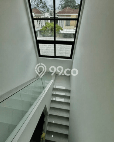 Rumah Luxury Modern Tanpa Renovasi di BSD Tangerang Rumah Luxury Modern Tanpa Renovasi di BSD Tangerang