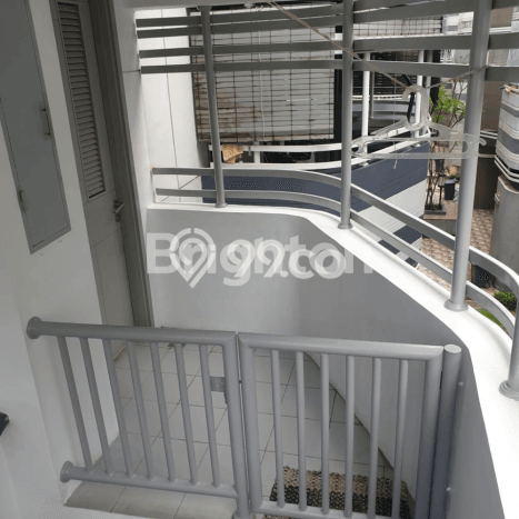 Rumah Minimalis 6 KT di BSD Tangerang Semi Furnished Rumah Minimalis 6 KT di BSD Tangerang Semi Furnished