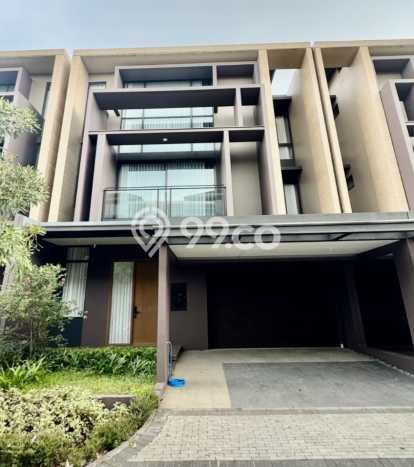 Ready to Use! Premium House LT 200m2 Desain Elegan di BSD Ready to Use! Premium House LT 200m2 Desain Elegan di BSD