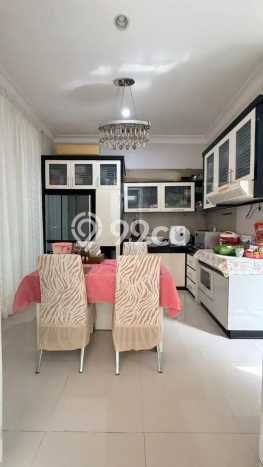Rumah Elit Modern Tanpa Renovasi di Pakuwon City Surabaya Rumah Elit Modern Tanpa Renovasi di Pakuwon City Surabaya