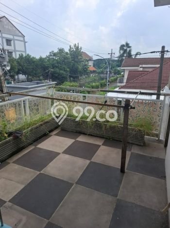 Siap Huni Rumah Mewah 6 Kamar di Waru Dekat ke Mana Pun Siap Huni Rumah Mewah 6 Kamar di Waru Dekat ke Mana Pun