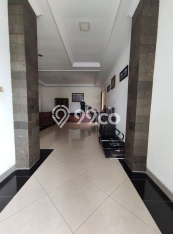 Rumah Strategis Modern Lb 300m2 di Cibinong, Bogor Rumah Strategis Modern Lb 300m2 di Cibinong, Bogor