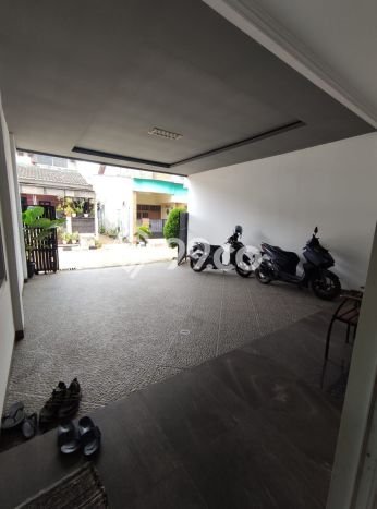 Rumah Strategis Modern Lb 300m2 di Cibinong, Bogor Rumah Strategis Modern Lb 300m2 di Cibinong, Bogor