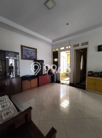 Rumah Strategis Modern Lb 300m2 di Cibinong, Bogor Rumah Strategis Modern Lb 300m2 di Cibinong, Bogor