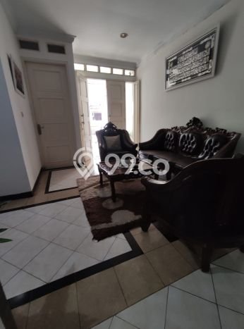 Rumah Strategis Modern Lb 300m2 di Cibinong, Bogor Rumah Strategis Modern Lb 300m2 di Cibinong, Bogor