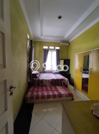 Rumah Strategis Modern Lb 300m2 di Cibinong, Bogor Rumah Strategis Modern Lb 300m2 di Cibinong, Bogor