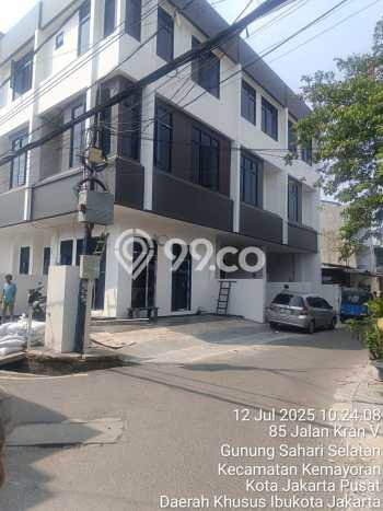 Rumah Modern Minimalis 3 KT Bisa Langsung Pindah di Kemayoran Rumah Modern Minimalis 3 KT Bisa Langsung Pindah di Kemayoran