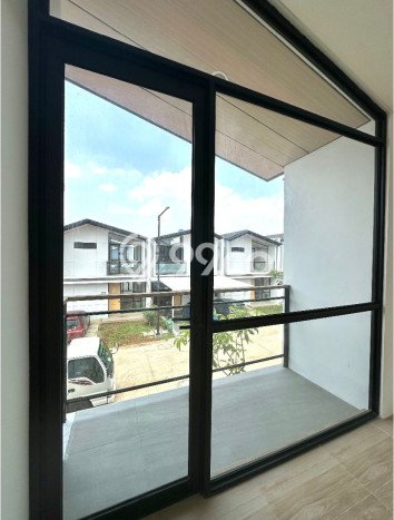 Ready to Use! Luxury House LT 198m2 Desain Elegan di Lippo Karawaci Ready to Use! Luxury House LT 198m2 Desain Elegan di Lippo Karawaci