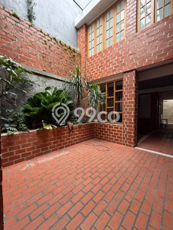 Unit Komersial Dijual di Jakarta Selatan LT 773m2 & LB 1000m2 Unit Komersial Dijual di Jakarta Selatan LT 773m2 & LB 1000m2