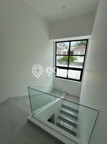 Hunian Mewah Dijual LT 250m2 di BSD, Tangerang Selatan Hunian Mewah Dijual LT 250m2 di BSD, Tangerang Selatan
