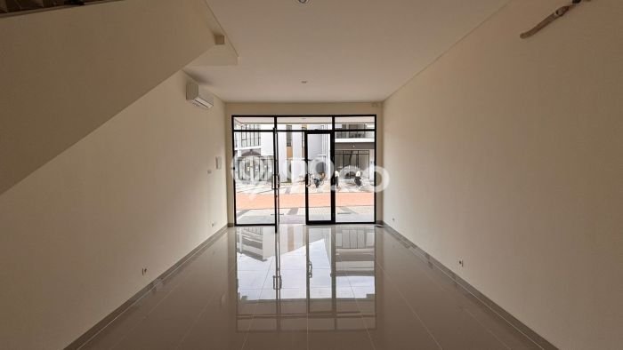 Unit Ruko Dijual di Tangerang LT 45m2 & LB 90m2 Unit Ruko Dijual di Tangerang LT 45m2 & LB 90m2
