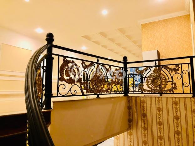 Jual Rumah Mewah Megah Dengan View Eksklusif di Alam Sutera, Tangerang Jual Rumah Mewah Megah Dengan View Eksklusif di Alam Sutera, Tangerang