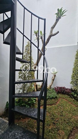Rumah Luxury Modern Siap Huni di BSD Tangerang Rumah Luxury Modern Siap Huni di BSD Tangerang