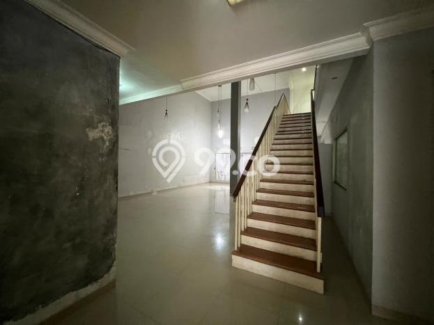 HUNIAN BERKELAS! Rumah Premium BSD Puspita Loka, Tangerang, LT 300m² LB 400m² HUNIAN BERKELAS! Rumah Premium BSD Puspita Loka, Tangerang, LT 300m² LB 400m²
